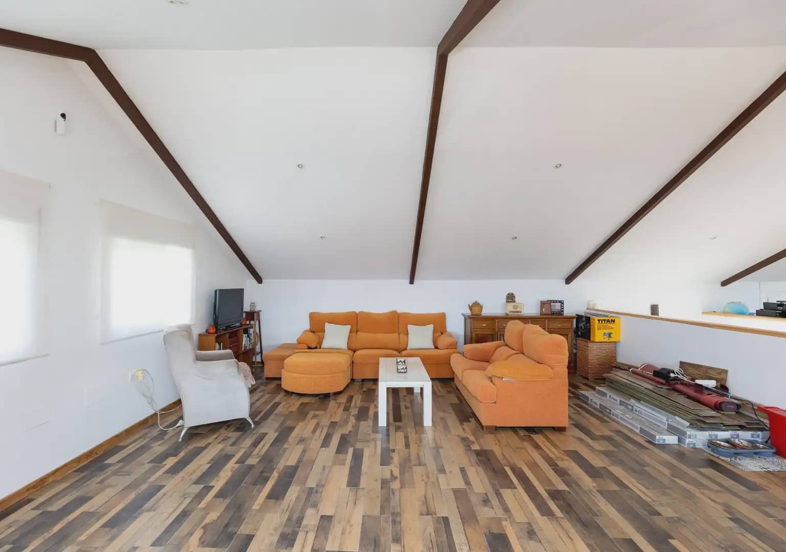Finca/Herregård til salgs i Nivar med garasje - € 335 000 (Ref: 9837426)