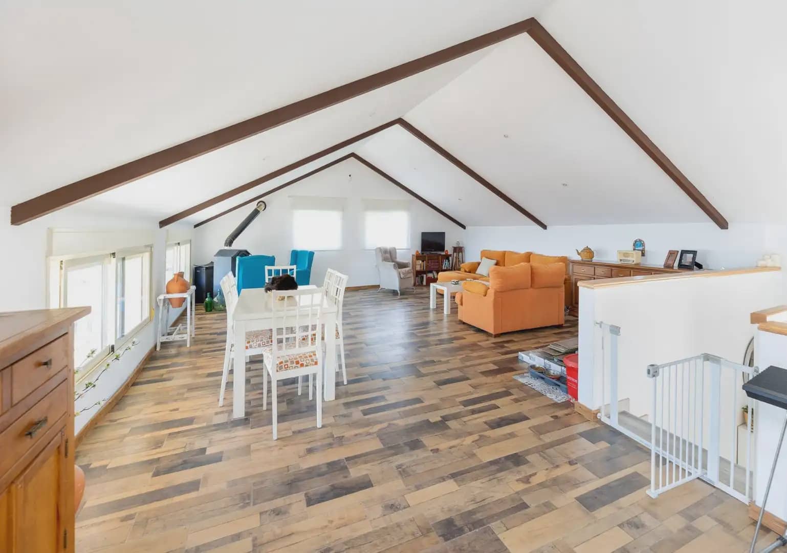 Finca/Herregård til salgs i Nivar med garasje - € 335 000 (Ref: 9837426)