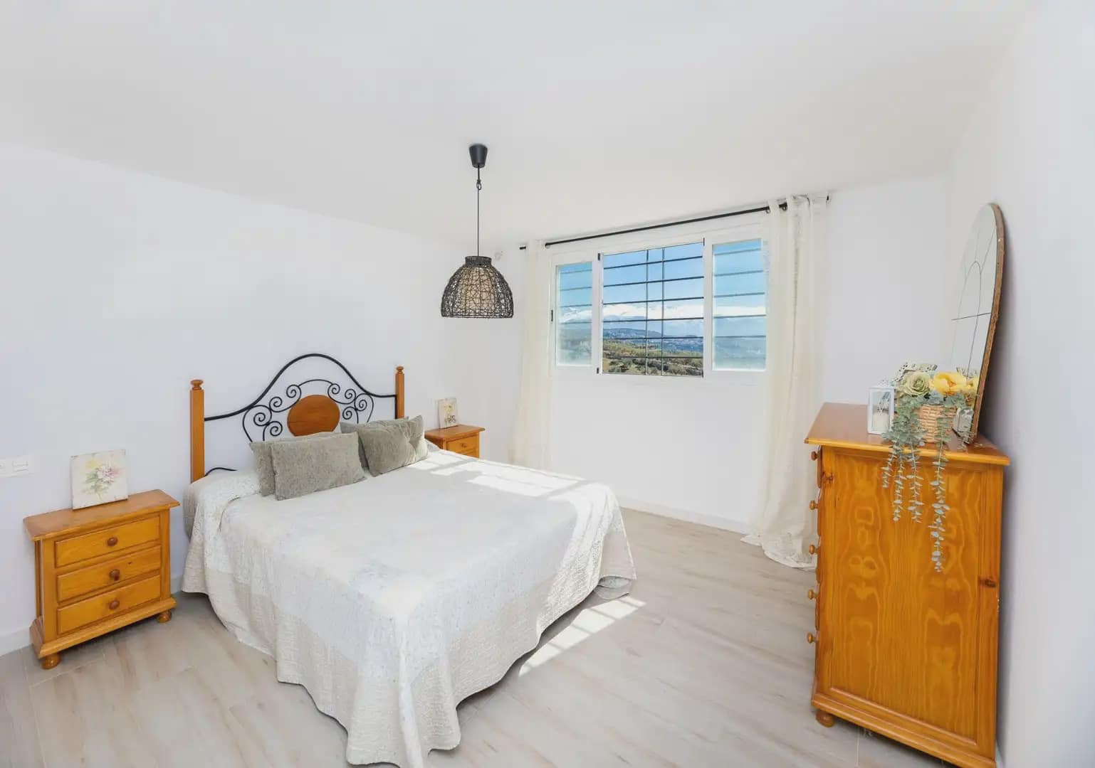 Finca/Herregård til salgs i Nivar med garasje - € 335 000 (Ref: 9837426)