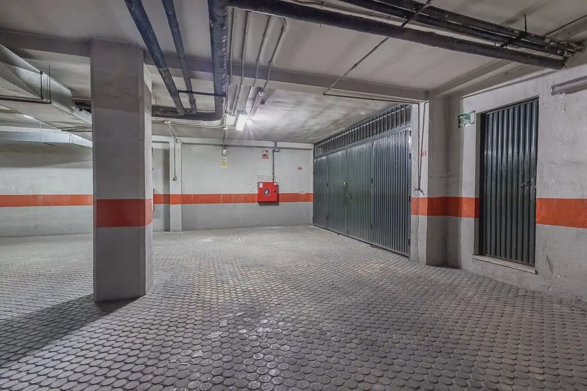 Garage for sale in Granada city - € 65,000 (Ref: 9837427)