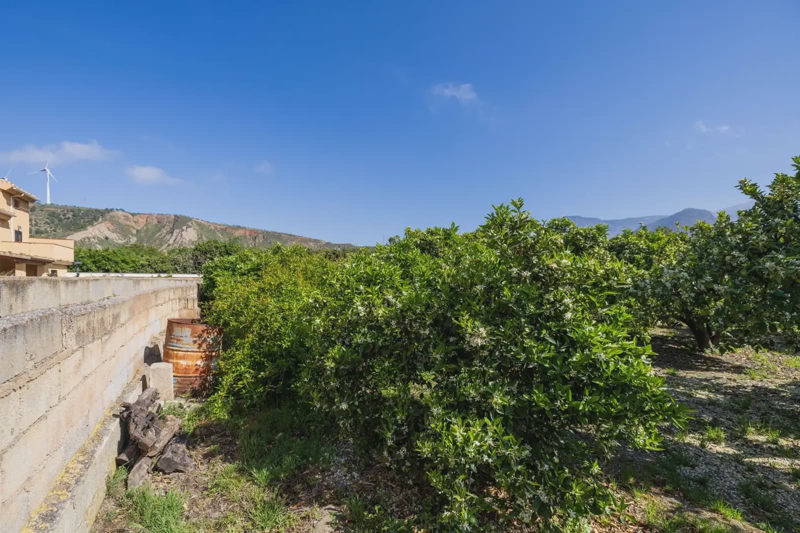 Grunde uden byggetilladelser til salg i Lecrin - € 250.000 (Ref: 9837429)