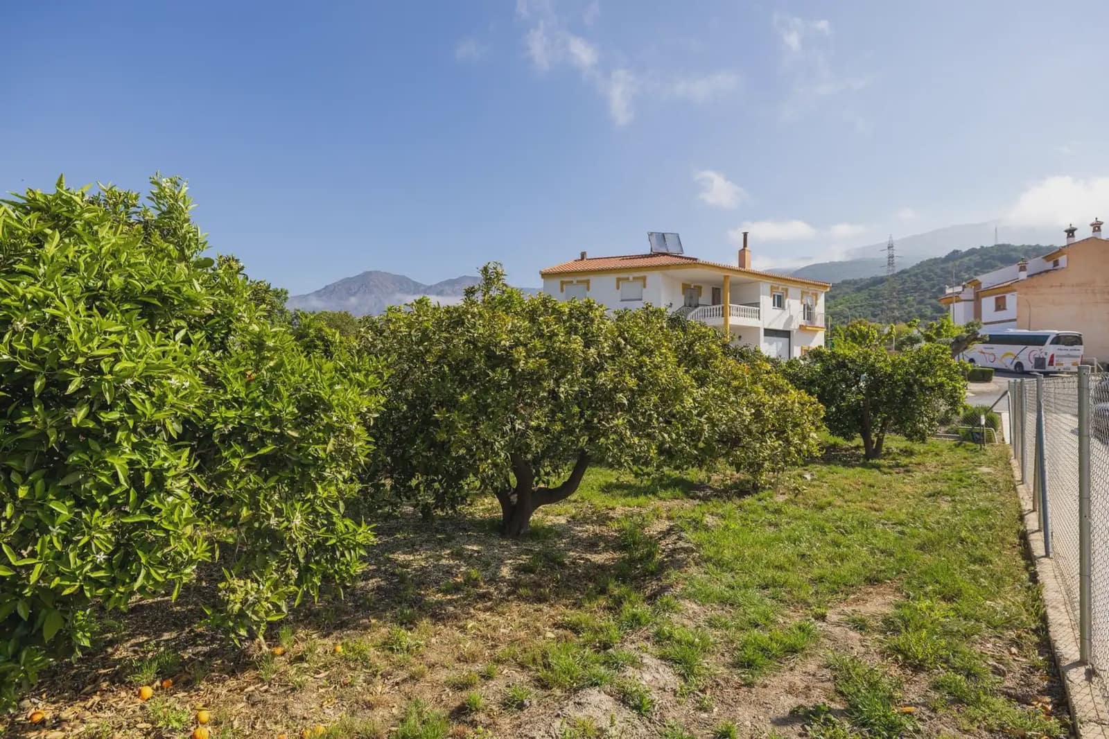 Grunde uden byggetilladelser til salg i Lecrin - € 250.000 (Ref: 9837429)