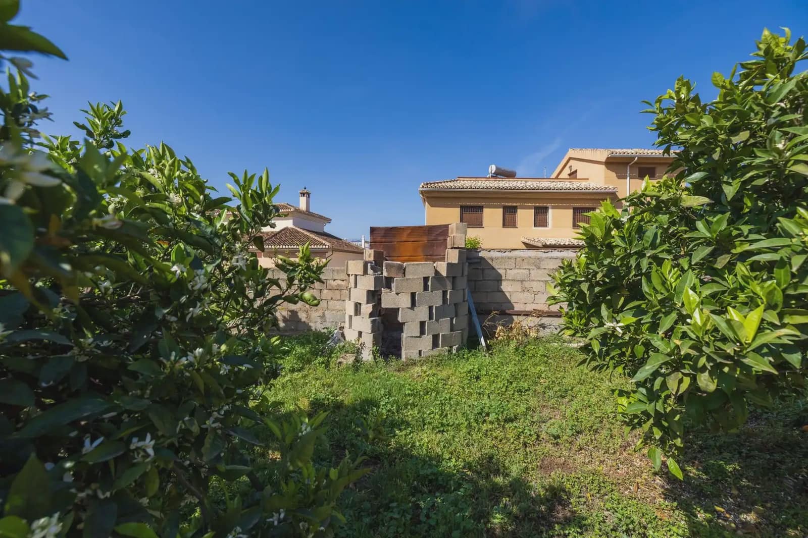 Grunde uden byggetilladelser til salg i Lecrin - € 250.000 (Ref: 9837429)