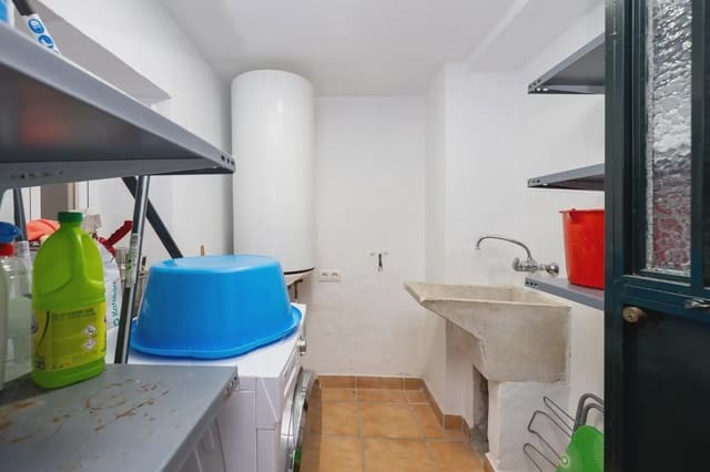 Hus til salgs i Albaicin, Granada by - € 460 000 (Ref: 9837430)