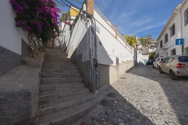 Hus til salgs i Albaicin, Granada by - € 460 000 (Ref: 9837430)
