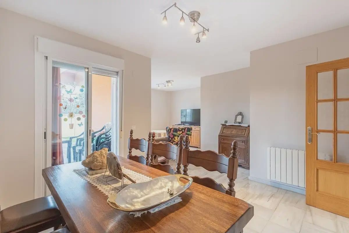 Villa til salg i Atarfe med swimmingpool garage - € 329.000 (Ref: 9837431)