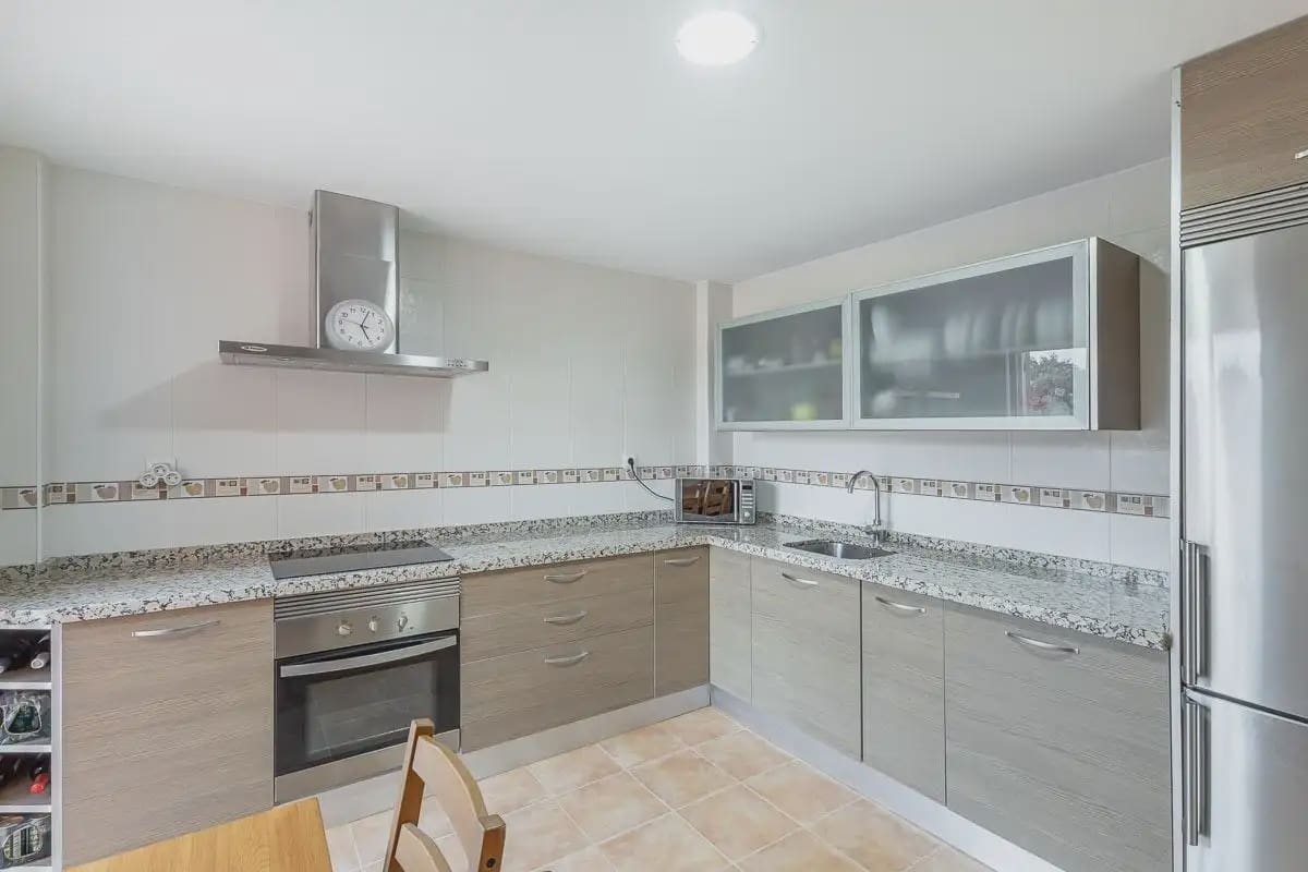 Villa til salg i Atarfe med swimmingpool garage - € 329.000 (Ref: 9837431)