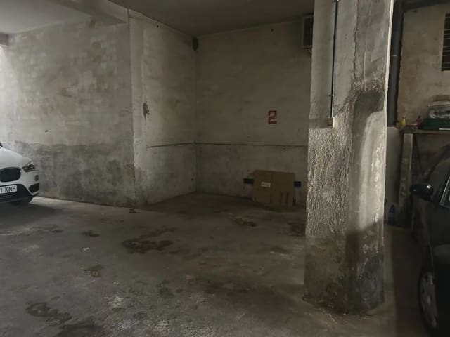 Garage til salg i San Matías - Realejo, Granada by - € 39.000 (Ref: 9837432)