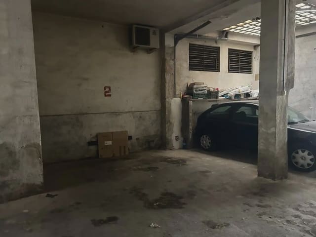 Garage til salg i San Matías - Realejo, Granada by - € 39.000 (Ref: 9837432)