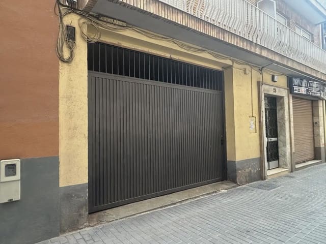 Garage til salg i San Matías - Realejo, Granada by - € 39.000 (Ref: 9837432)