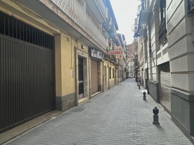 Garage til salg i San Matías - Realejo, Granada by - € 39.000 (Ref: 9837432)