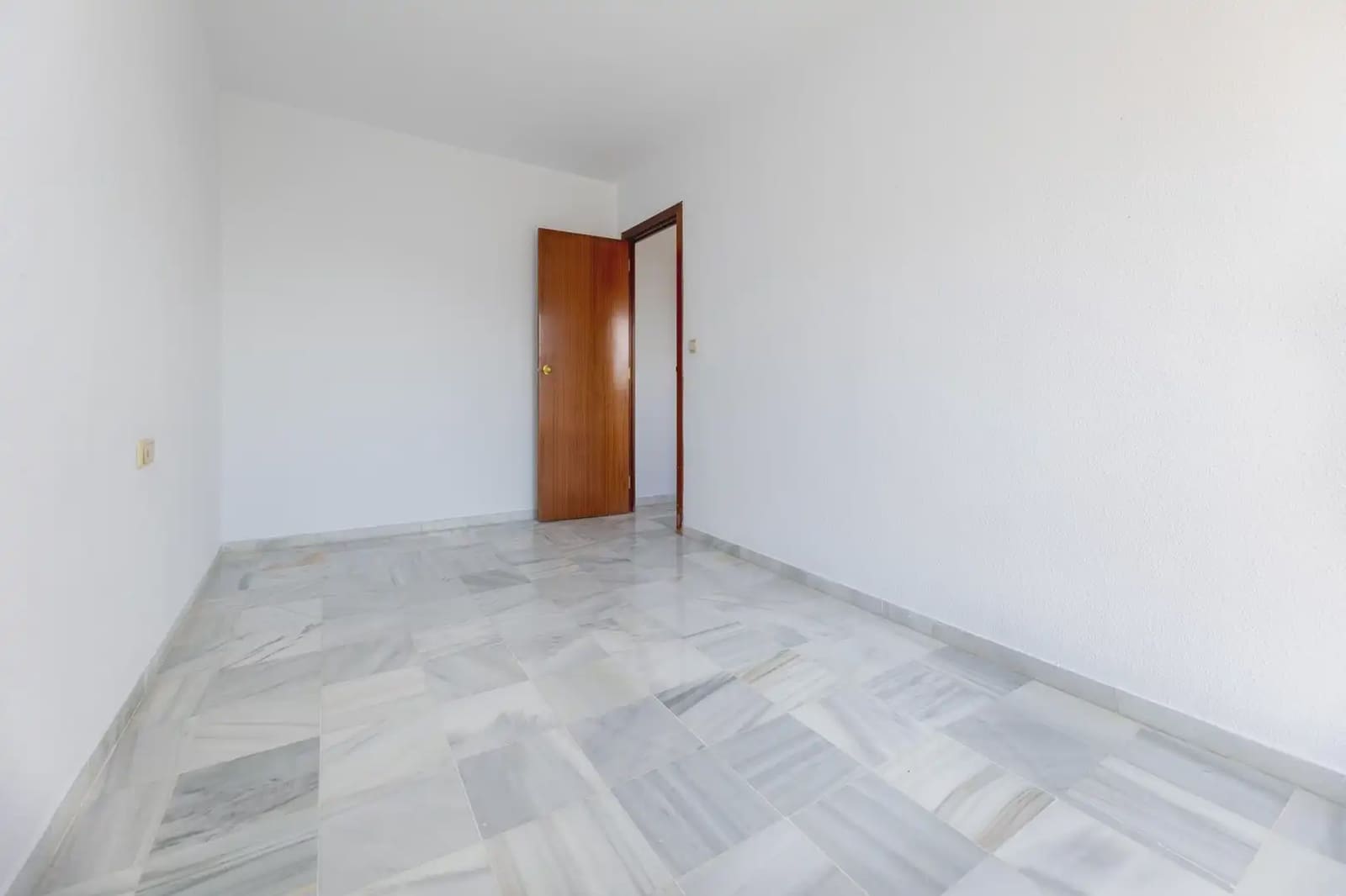 Appartamento in vendita in Cenes de la Vega con garage - 105.000 € (Rif: 9837434)
