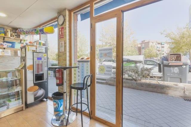 Local Comercial en Cervantes, Granada ciudad en venta - 123.000 € (Ref: 9837435)