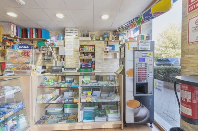 Local Comercial en Cervantes, Granada ciudad en venta - 123.000 € (Ref: 9837435)
