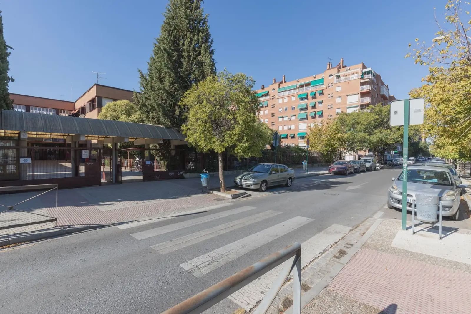 Local Comercial en Granada ciudad en venta - 123.000 € (Ref: 9837435)