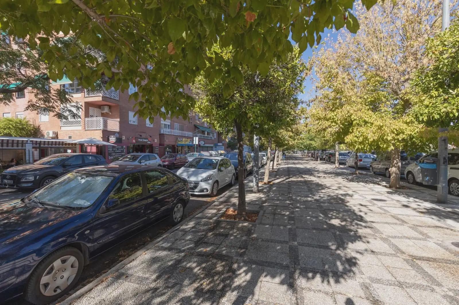 Local Comercial en Granada ciudad en venta - 123.000 € (Ref: 9837435)