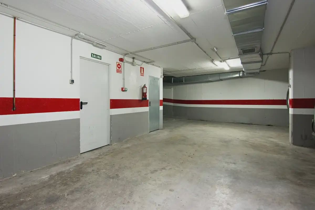Garage for sale in Granada city - € 50,000 (Ref: 9837437)