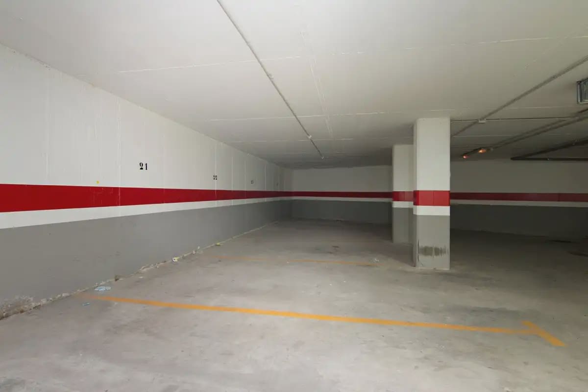 Garage for sale in Granada city - € 50,000 (Ref: 9837437)