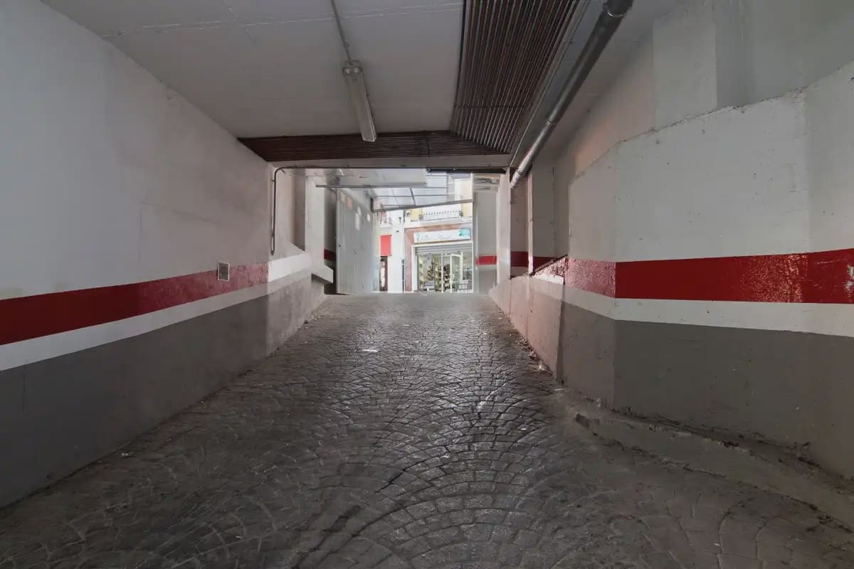 Garage for sale in Granada city - € 50,000 (Ref: 9837437)