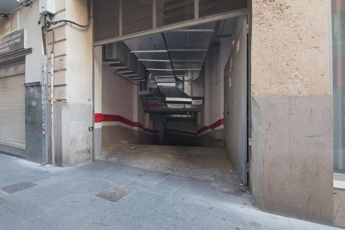 Garage for sale in Granada city - € 50,000 (Ref: 9837437)