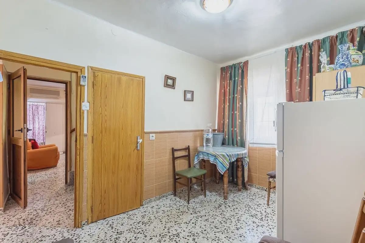 Byhus til salg i Lachar med garage - € 108.000 (Ref: 9837439)