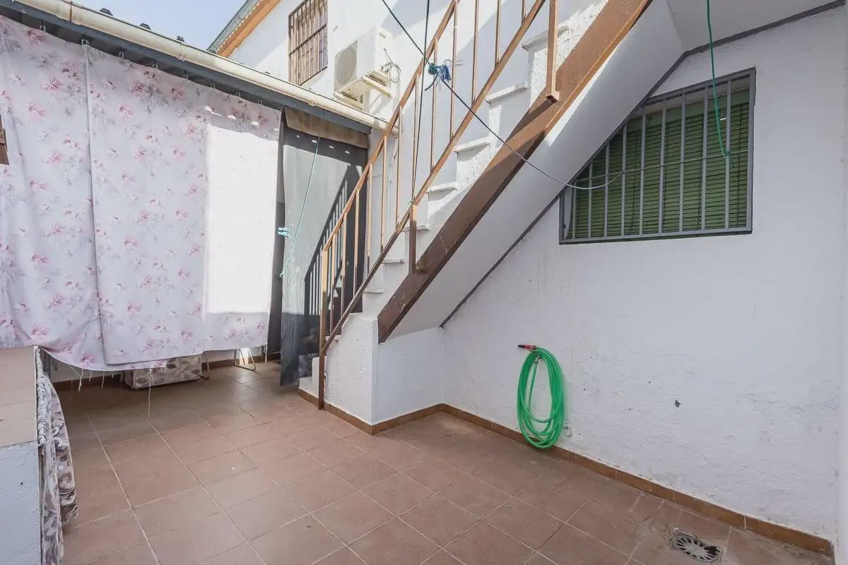 Byhus til salg i Lachar med garage - € 108.000 (Ref: 9837439)