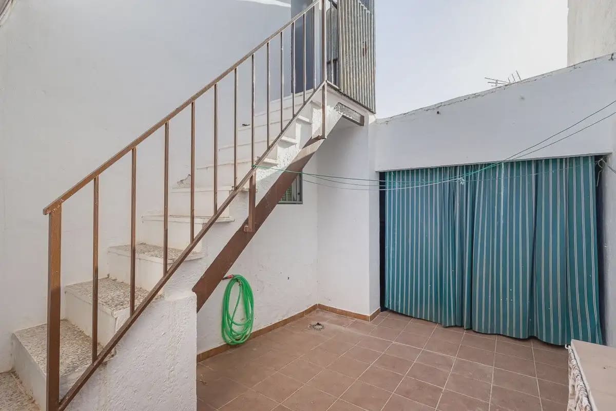 Byhus til salg i Lachar med garage - € 108.000 (Ref: 9837439)