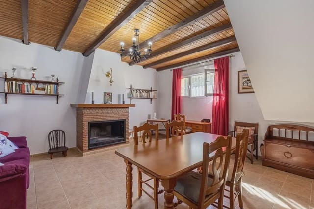 Byhus til salg i Jatar med garage - € 144.000 (Ref: 9837441)