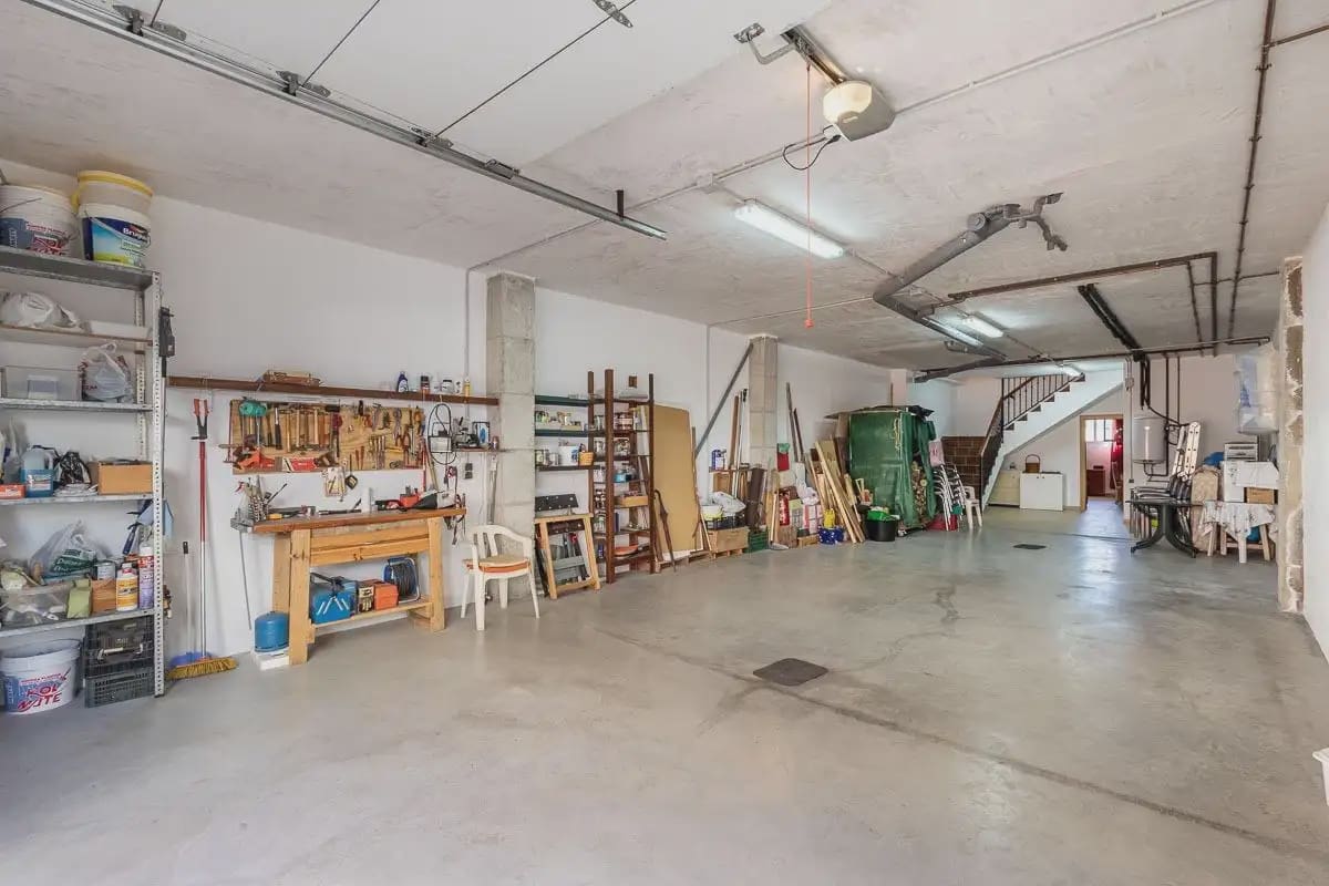 Byhus til salg i Jatar med garage - € 144.000 (Ref: 9837441)