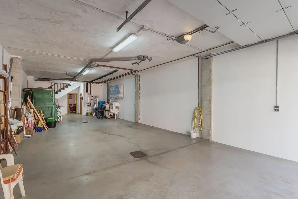 Byhus til salg i Jatar med garage - € 144.000 (Ref: 9837441)