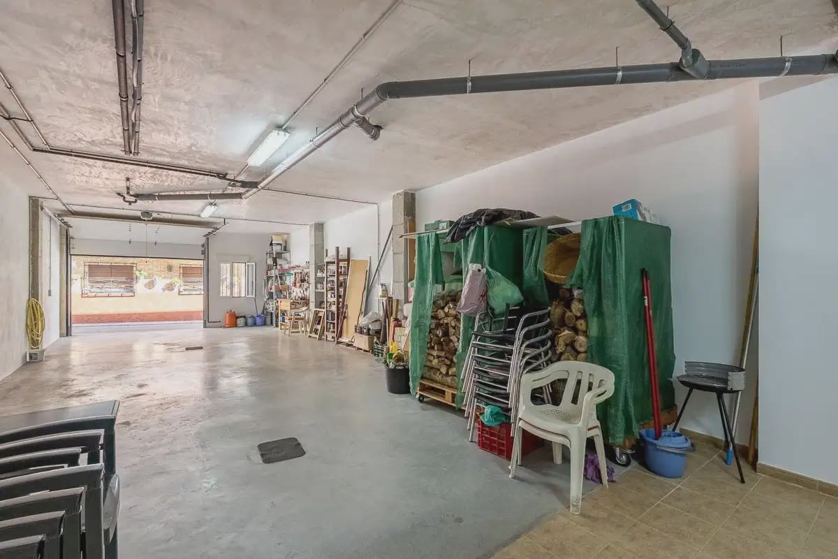 Byhus til salg i Jatar med garage - € 144.000 (Ref: 9837441)