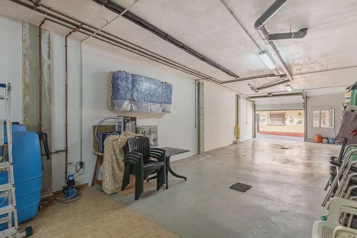 Byhus til salg i Jatar med garage - € 144.000 (Ref: 9837441)