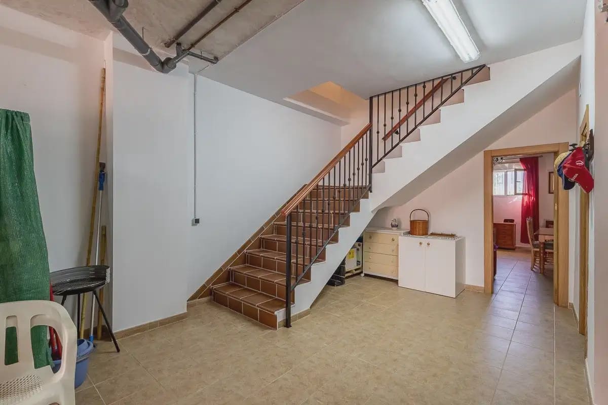 Byhus til salg i Jatar med garage - € 144.000 (Ref: 9837441)