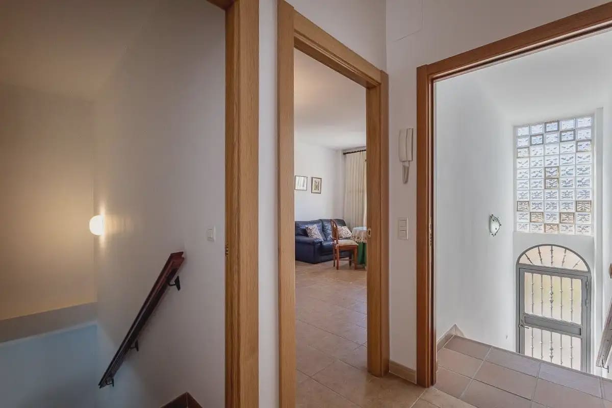 Byhus til salg i Jatar med garage - € 144.000 (Ref: 9837441)