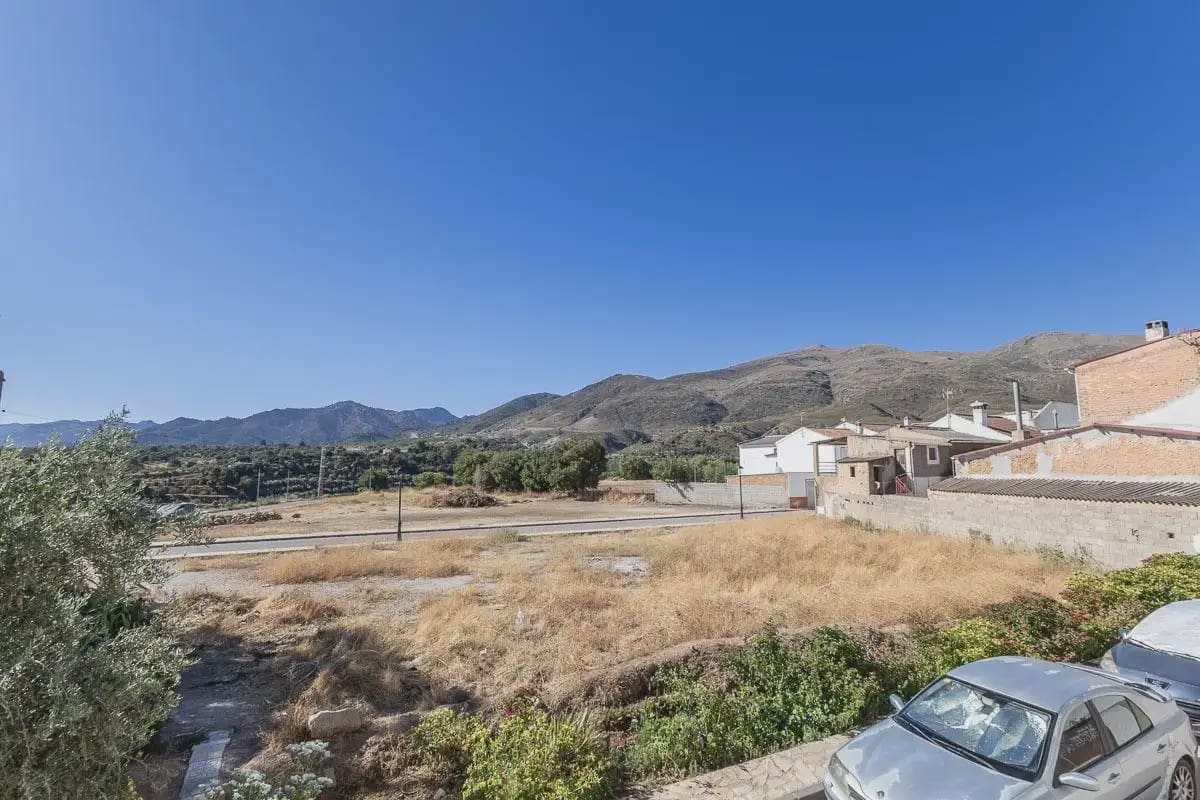 Byhus til salg i Jatar med garage - € 144.000 (Ref: 9837441)