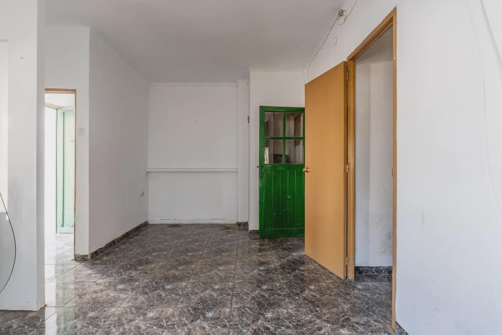 Byhus til salg i Albolote - € 230.000 (Ref: 9837444)