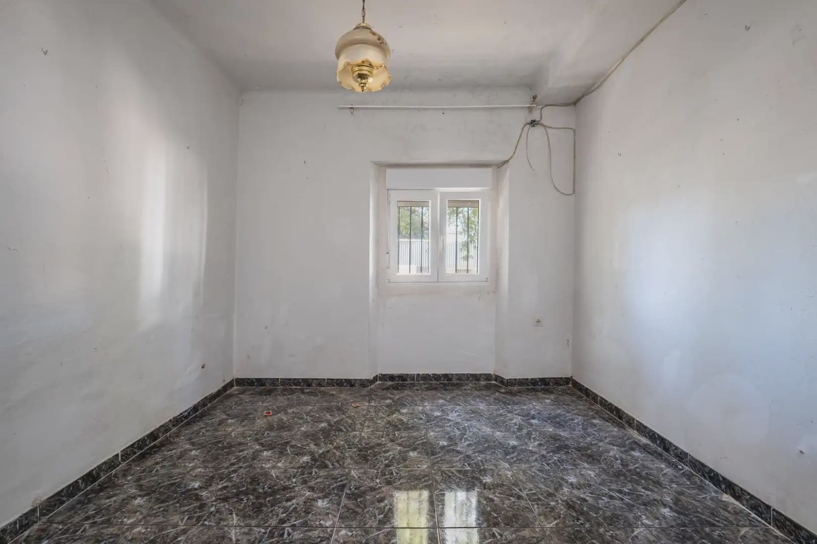 Byhus til salg i Albolote - € 230.000 (Ref: 9837444)