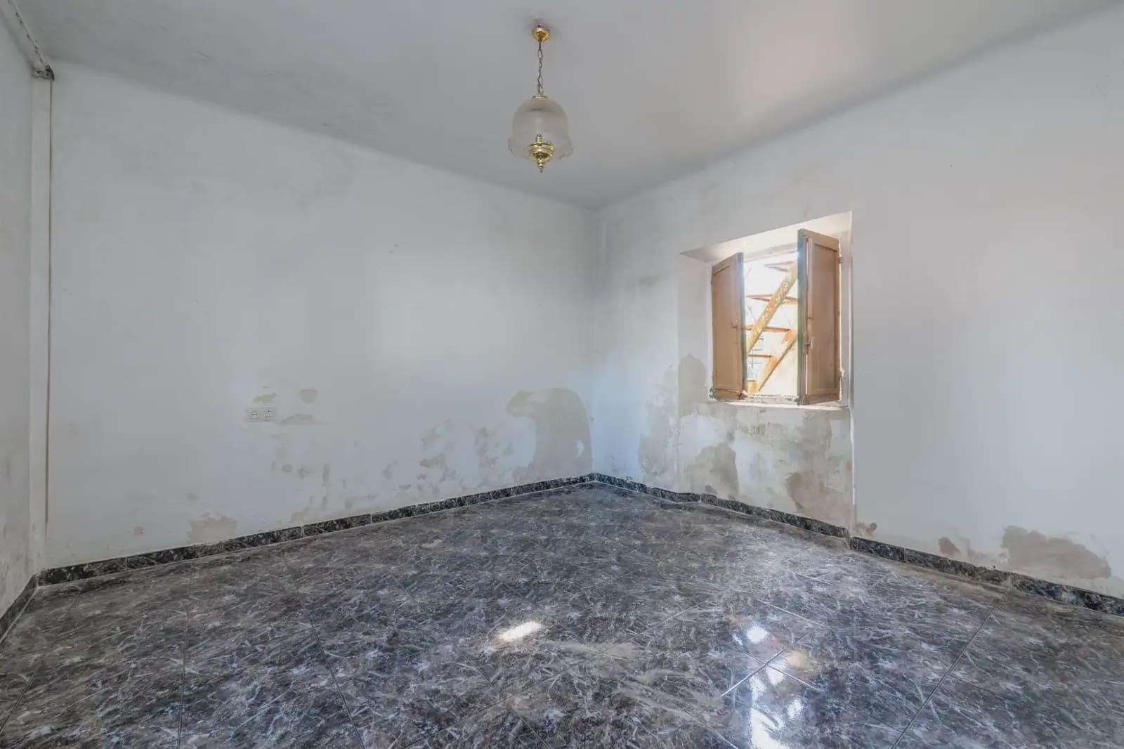Byhus til salg i Albolote - € 230.000 (Ref: 9837444)