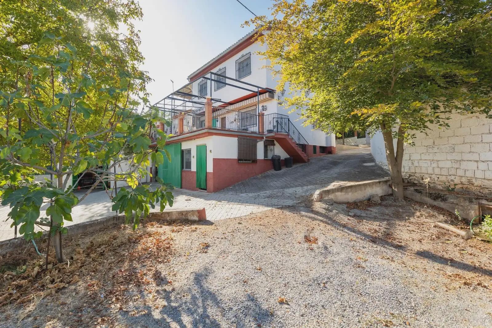 Finca/Herregård til salgs i Dilar med svømmebasseng garasje - € 325 000 (Ref: 9837445)