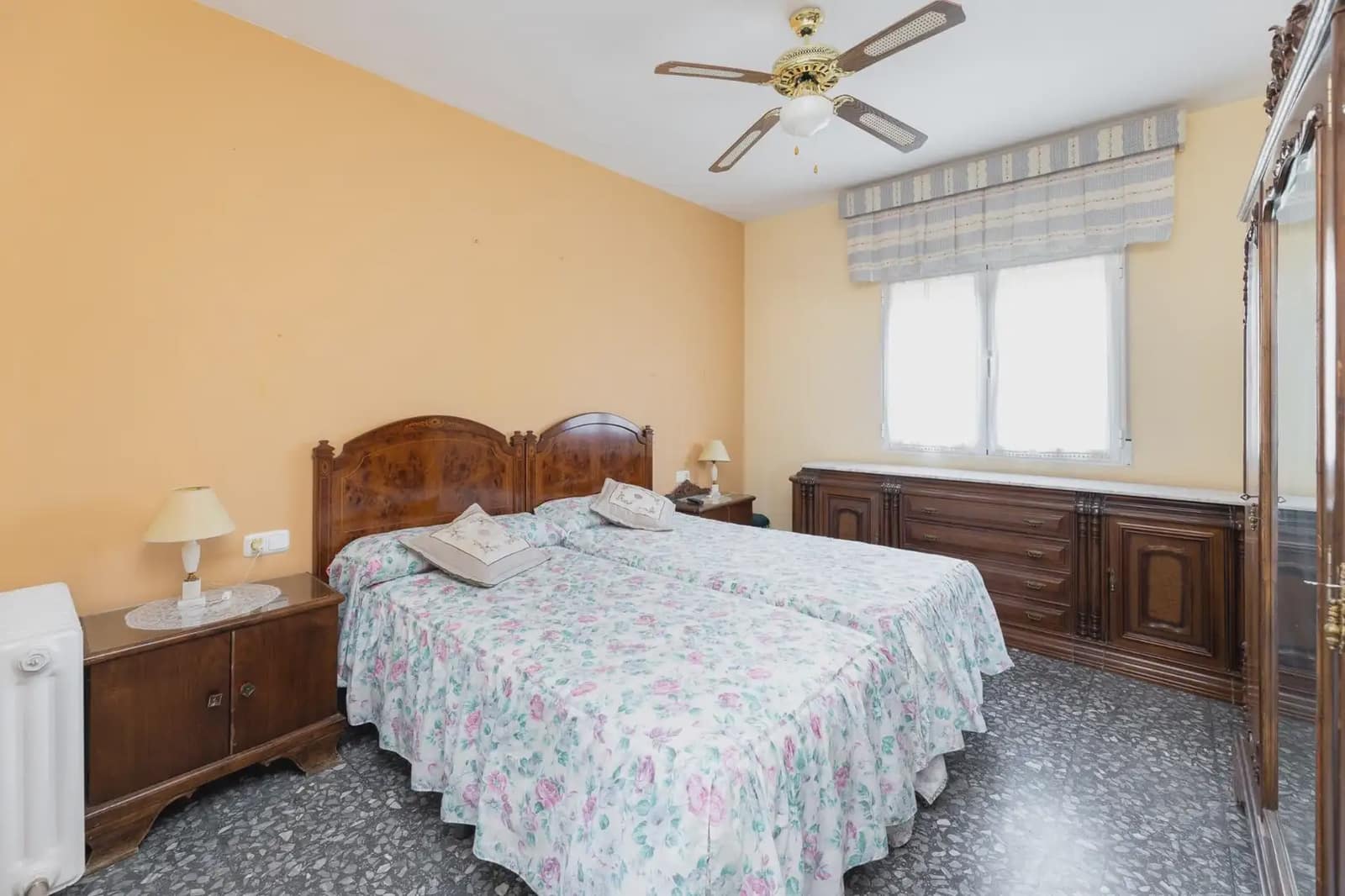Finca/Herregård til salgs i Dilar med svømmebasseng garasje - € 325 000 (Ref: 9837445)