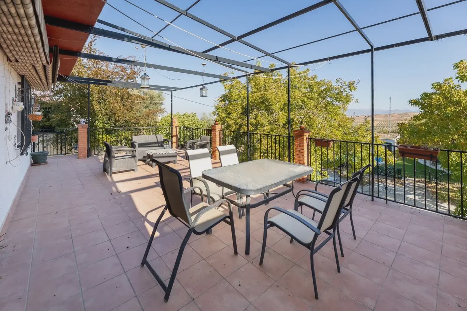 Finca/Herregård til salgs i Dilar med svømmebasseng garasje - € 325 000 (Ref: 9837445)