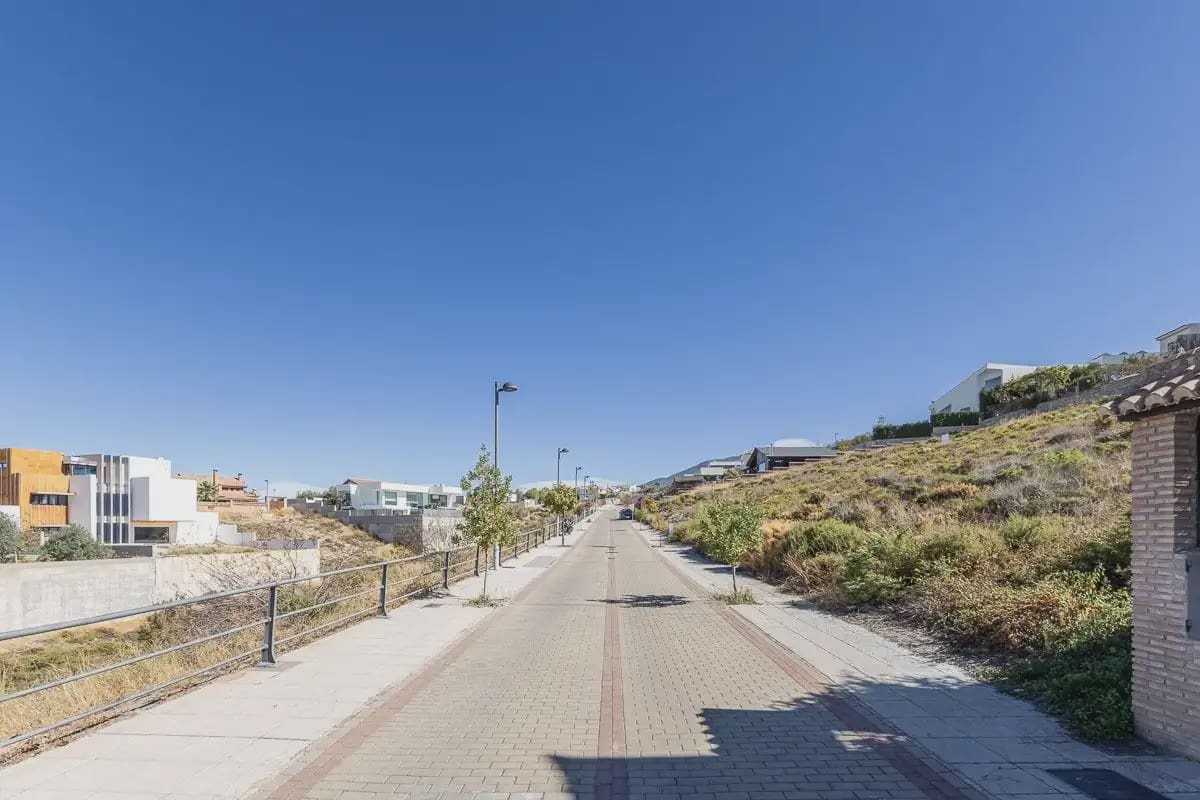 Tontti myytävänä paikassa La Zubia - 109 900 € (Ref: 9837446)