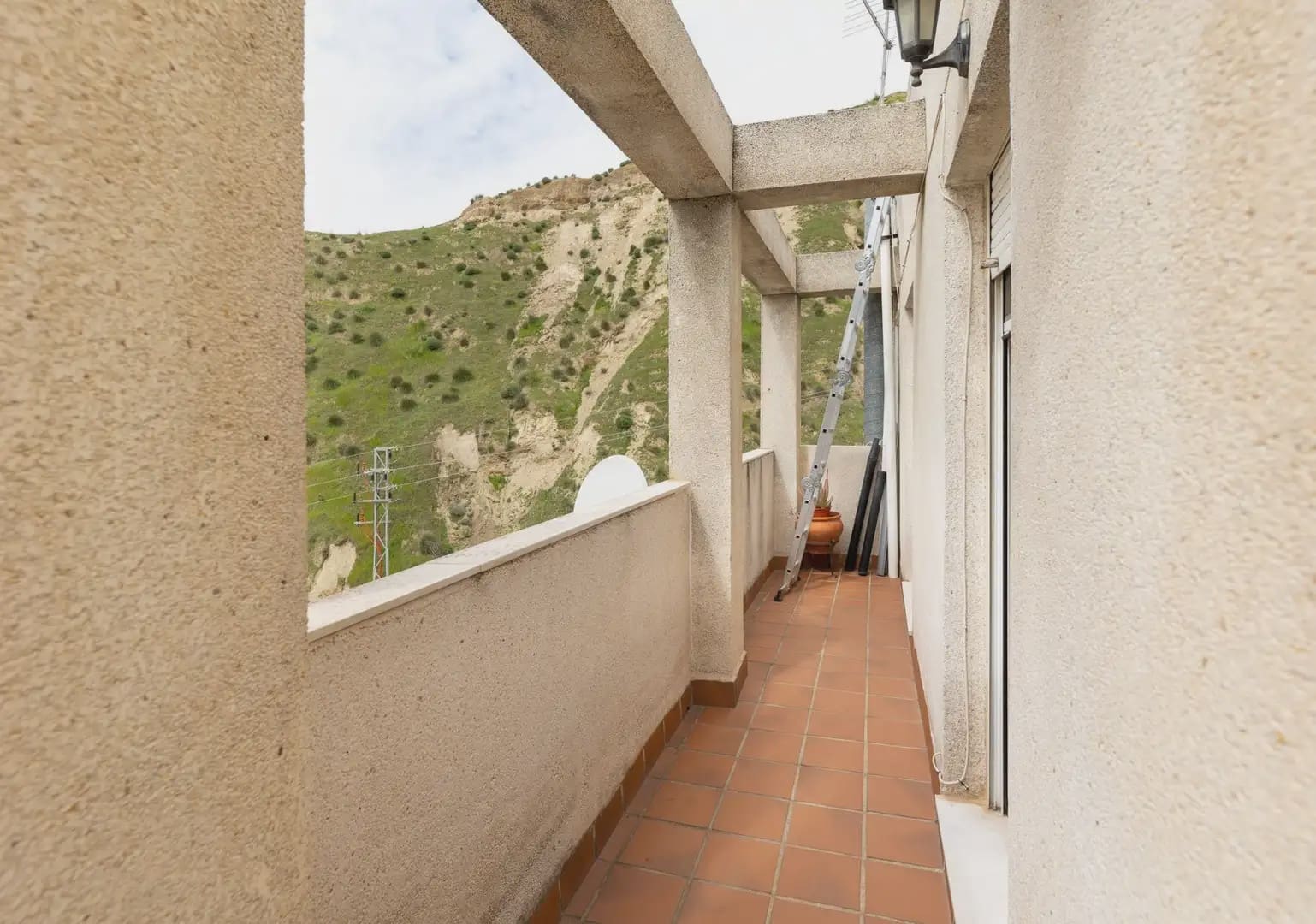 Terraced Villa for sale in Cenes de la Vega with garage - € 215,000 (Ref: 9837448)
