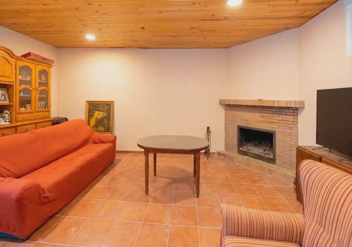 Terraced Villa for sale in Cenes de la Vega with garage - € 215,000 (Ref: 9837448)