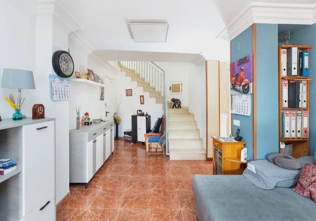 Terraced Villa for sale in Cenes de la Vega with garage - € 215,000 (Ref: 9837448)