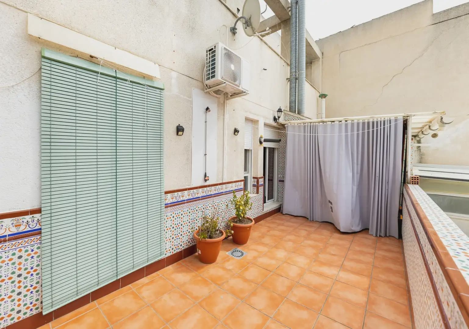 Terraced Villa for sale in Cenes de la Vega with garage - € 215,000 (Ref: 9837448)