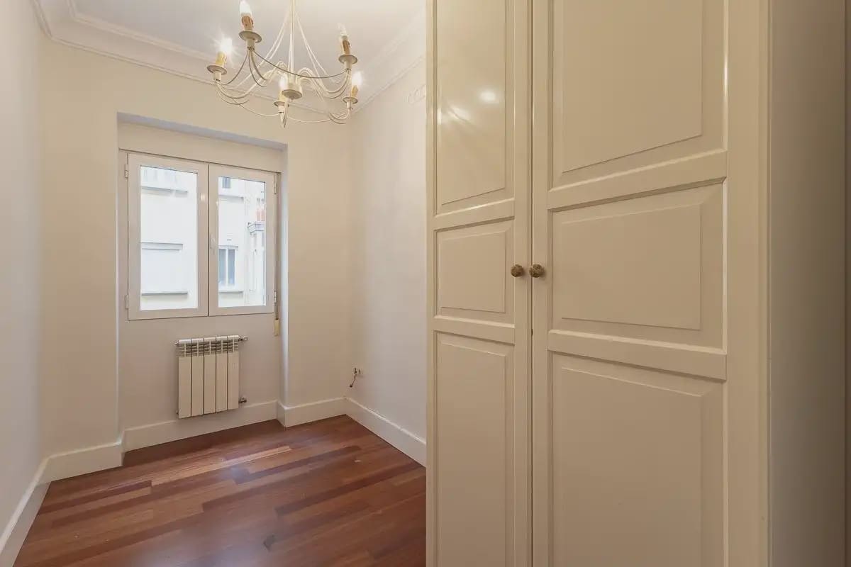 Flat for sale in Granada city - € 565,000 (Ref: 9837449)
