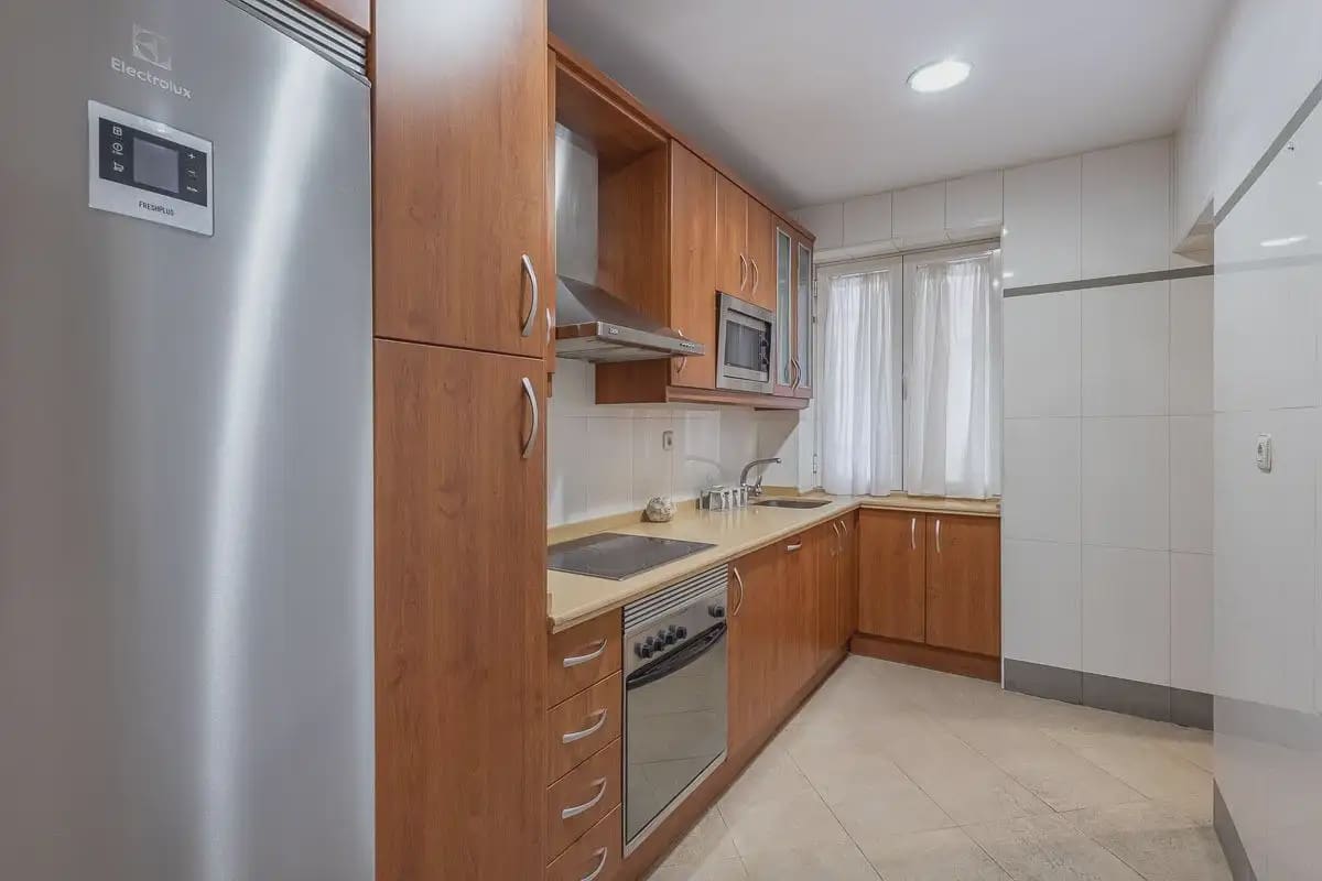 Flat for sale in Granada city - € 565,000 (Ref: 9837449)