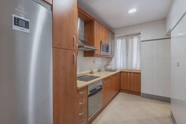 Lejlighed til salg i Figares, Granada by - € 565.000 (Ref: 9837449)