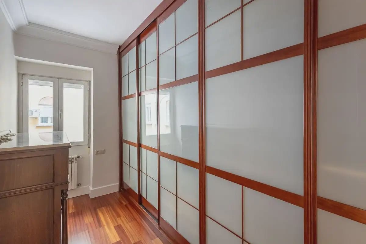 Flat for sale in Granada city - € 565,000 (Ref: 9837449)